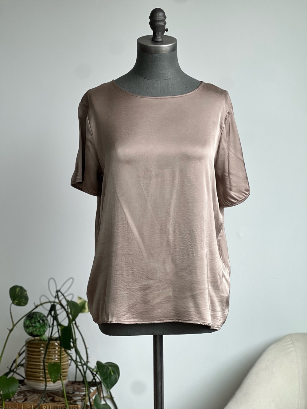 Satin Short-Sleeve Blouse in Taupe EUC